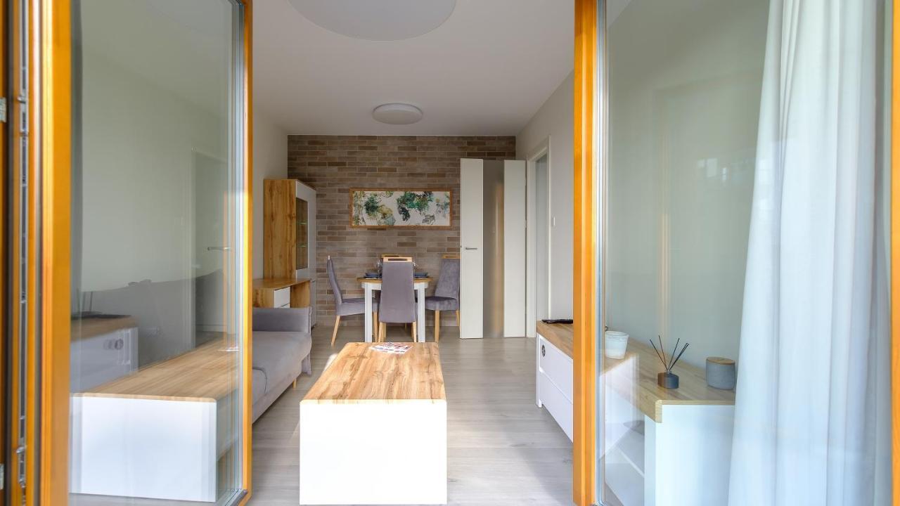 Hello Apartments Zajezdnia Wrzeszcz With Private Parking กดัญสก์ ภายนอก รูปภาพ