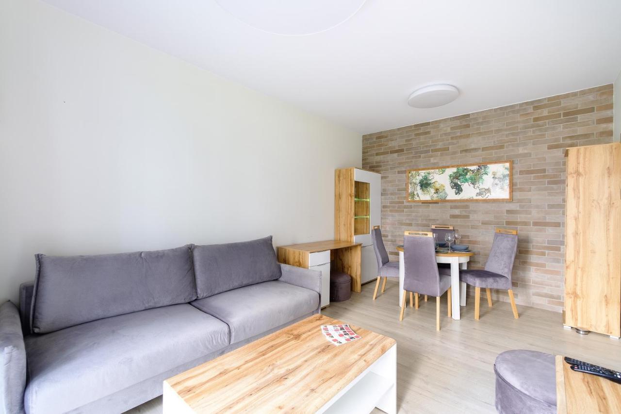 Hello Apartments Zajezdnia Wrzeszcz With Private Parking กดัญสก์ ภายนอก รูปภาพ