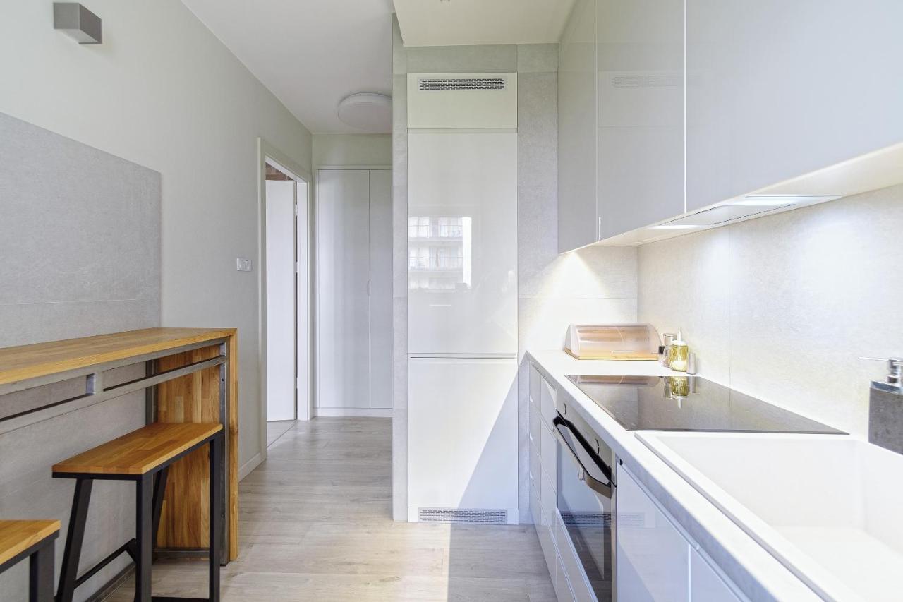 Hello Apartments Zajezdnia Wrzeszcz With Private Parking กดัญสก์ ภายนอก รูปภาพ