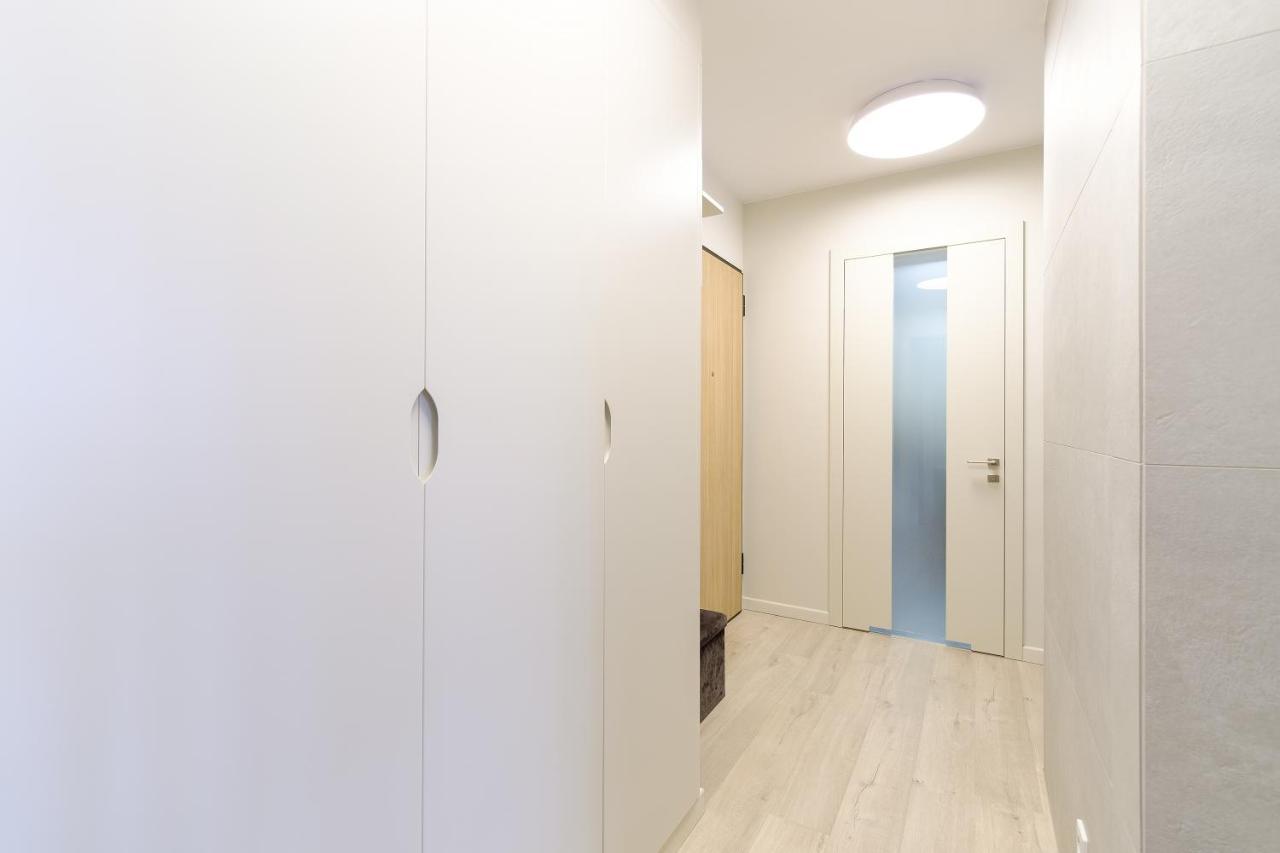 Hello Apartments Zajezdnia Wrzeszcz With Private Parking กดัญสก์ ภายนอก รูปภาพ